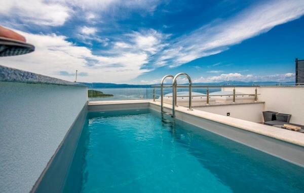 Solis Lacus Penthouse Apartment