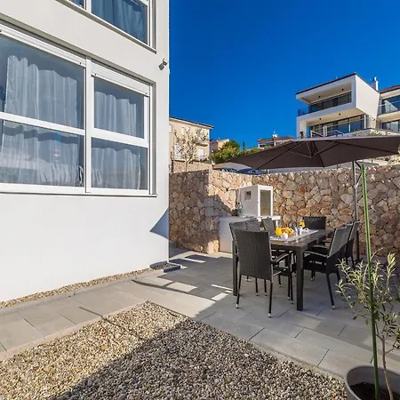 Apartments Solis Lacus Penthouse Njivice Exterior foto