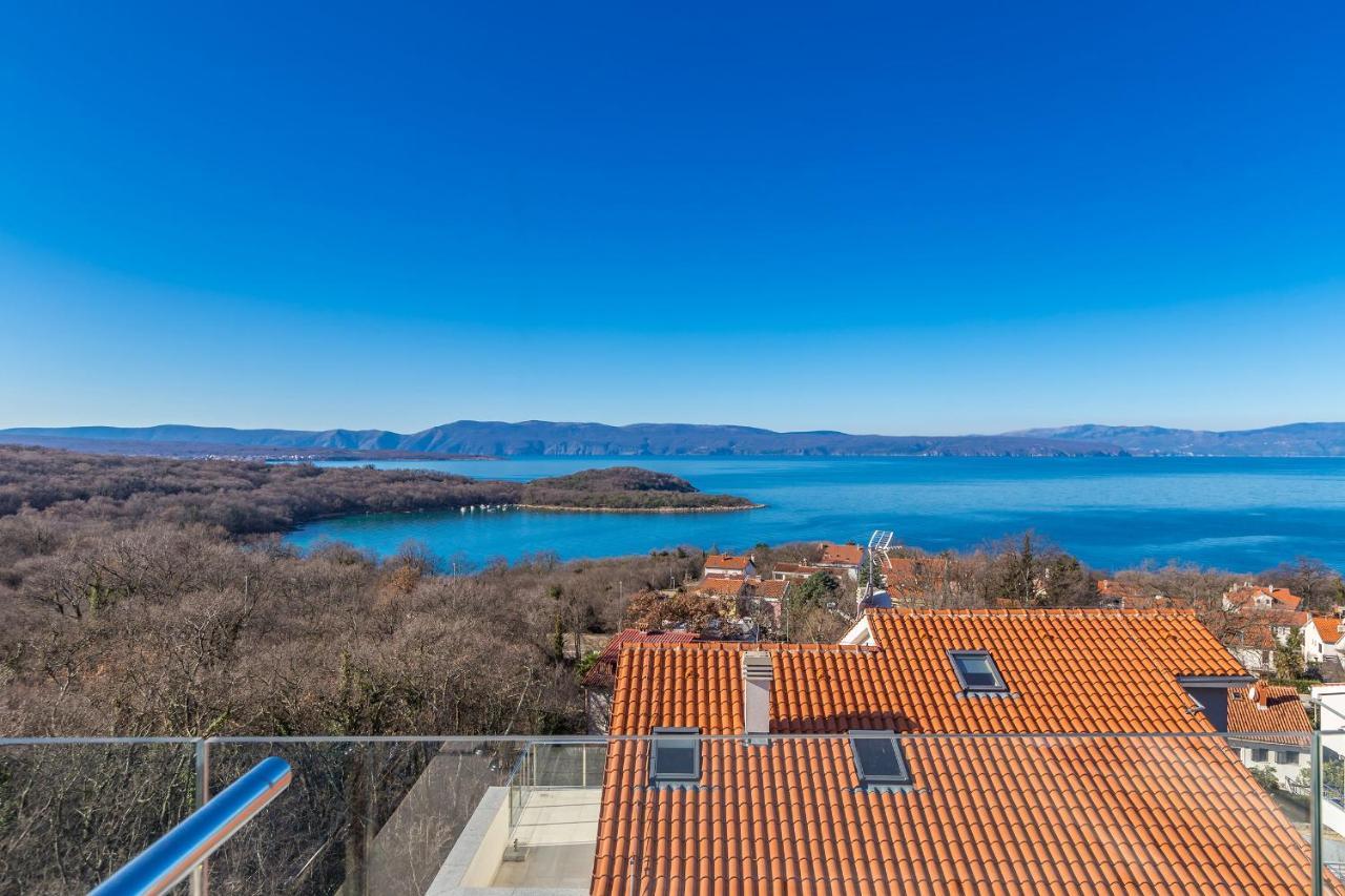 Solis Lacus Penthouse Njivice