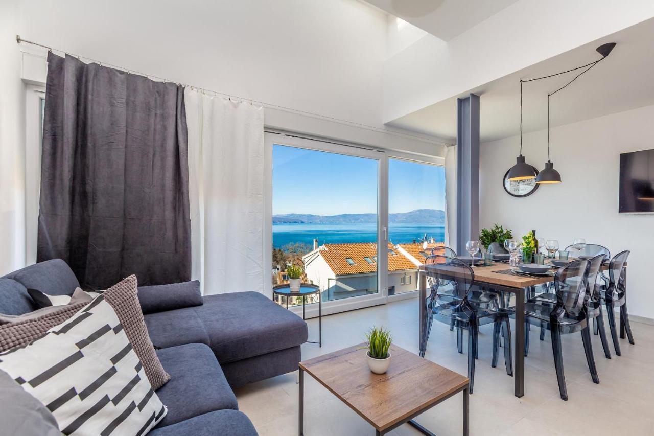 Solis Lacus Penthouse Apartment *