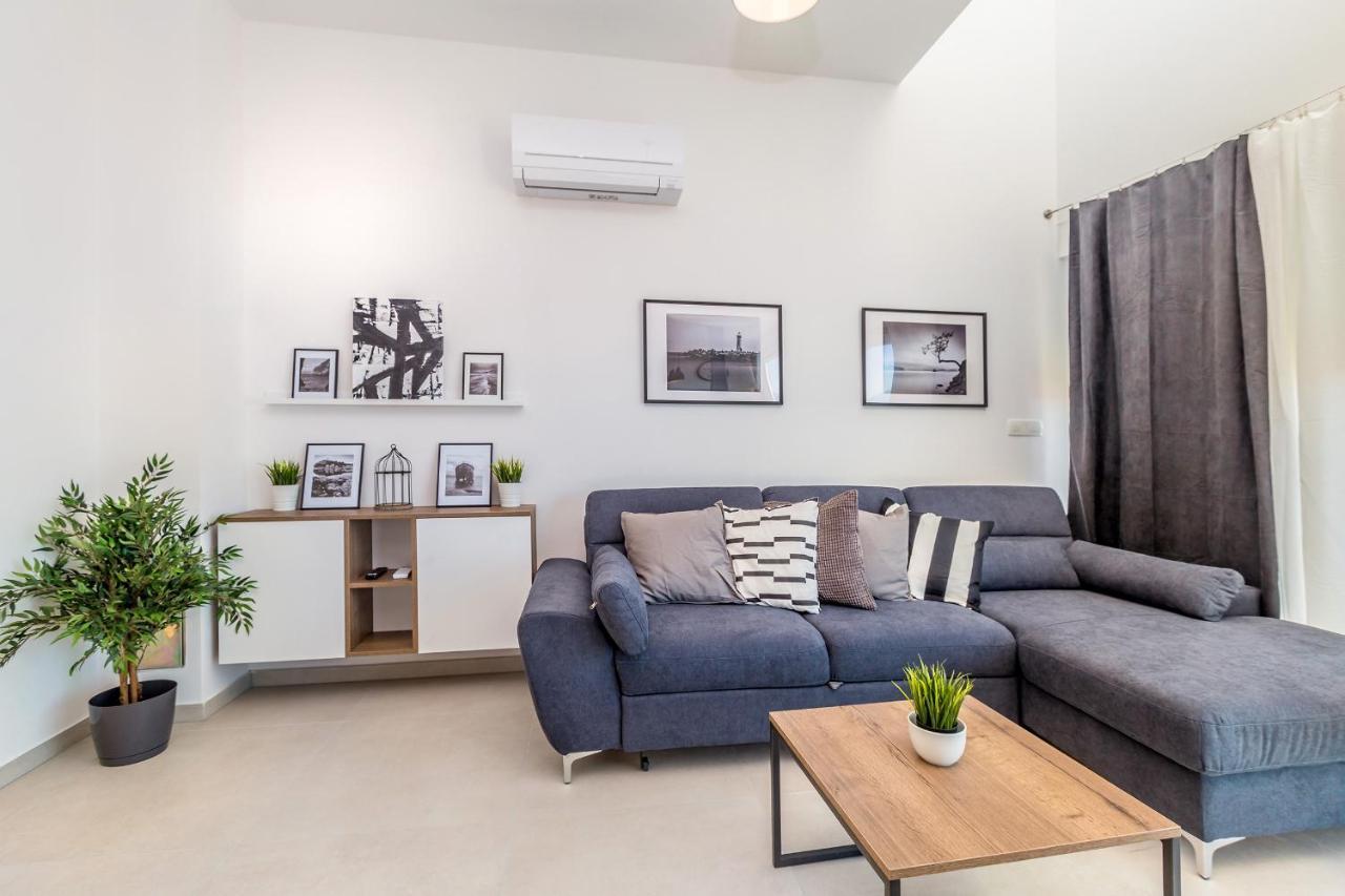 Solis Lacus Penthouse Apartment Njivice
