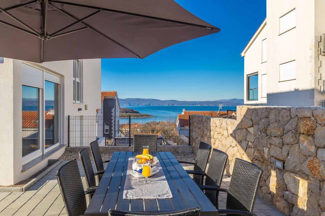 Solis Lacus Penthouse Apartment Njivice