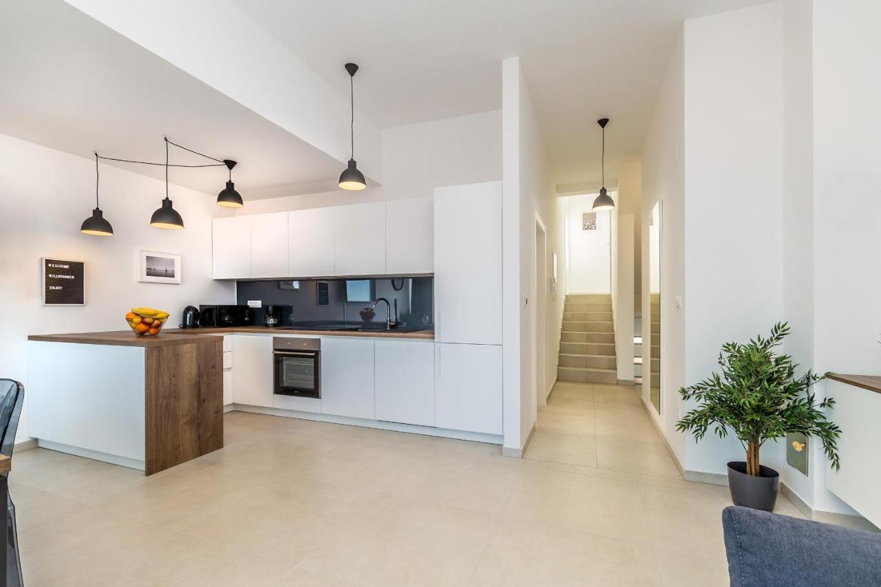 Solis Lacus Penthouse Njivice