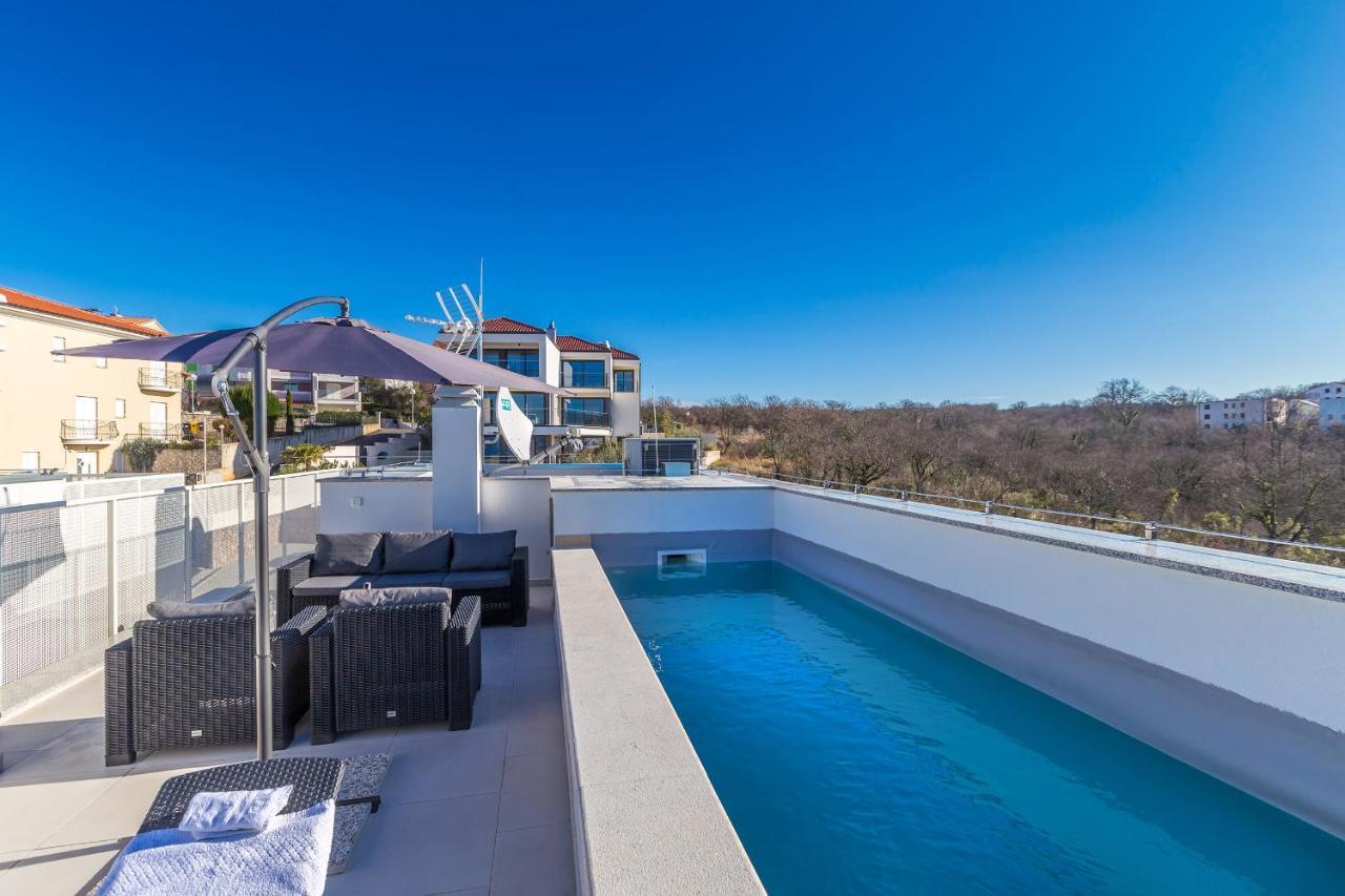 Solis Lacus Penthouse Njivice