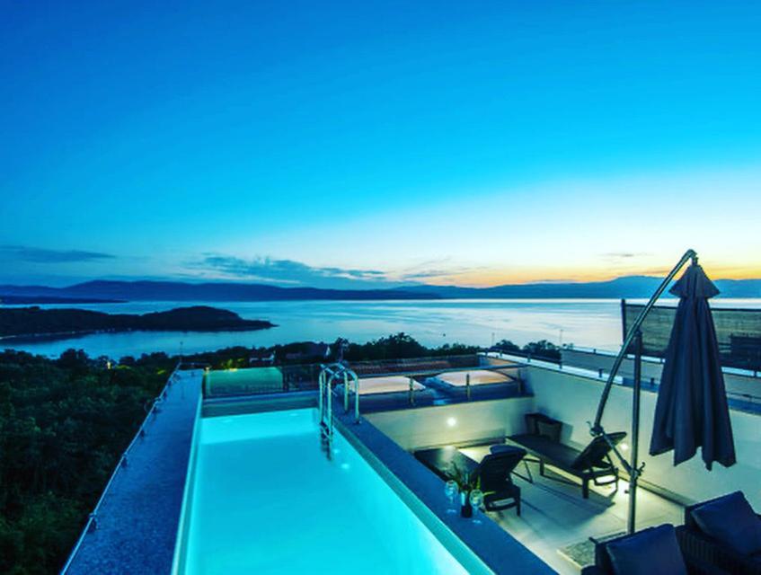 Solis Lacus Penthouse * Njivice
