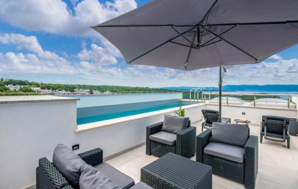 Solis Lacus Penthouse Apartment Njivice