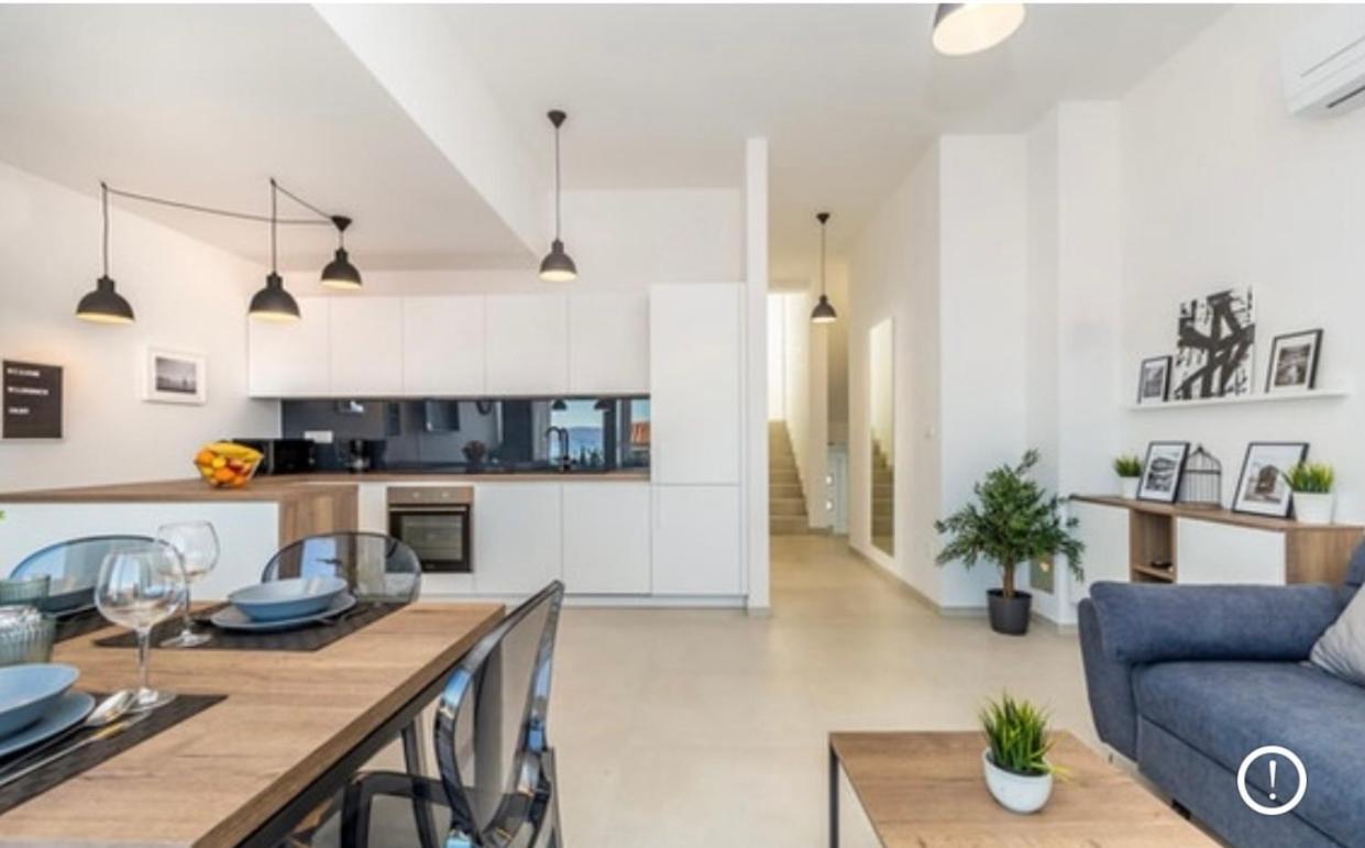 Solis Lacus Penthouse Njivice